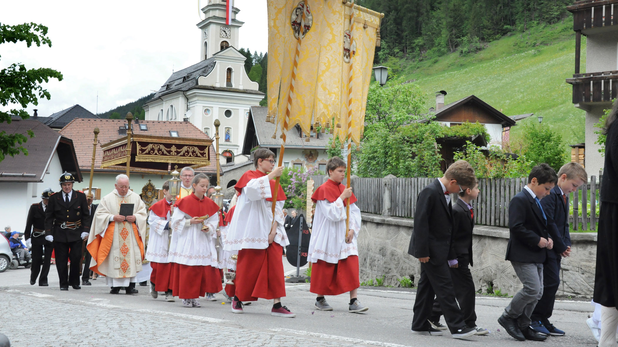 Prozession - Erstkommunion